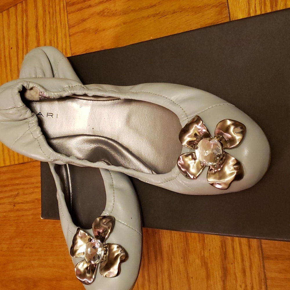 Shoes - Picture 2 of 3